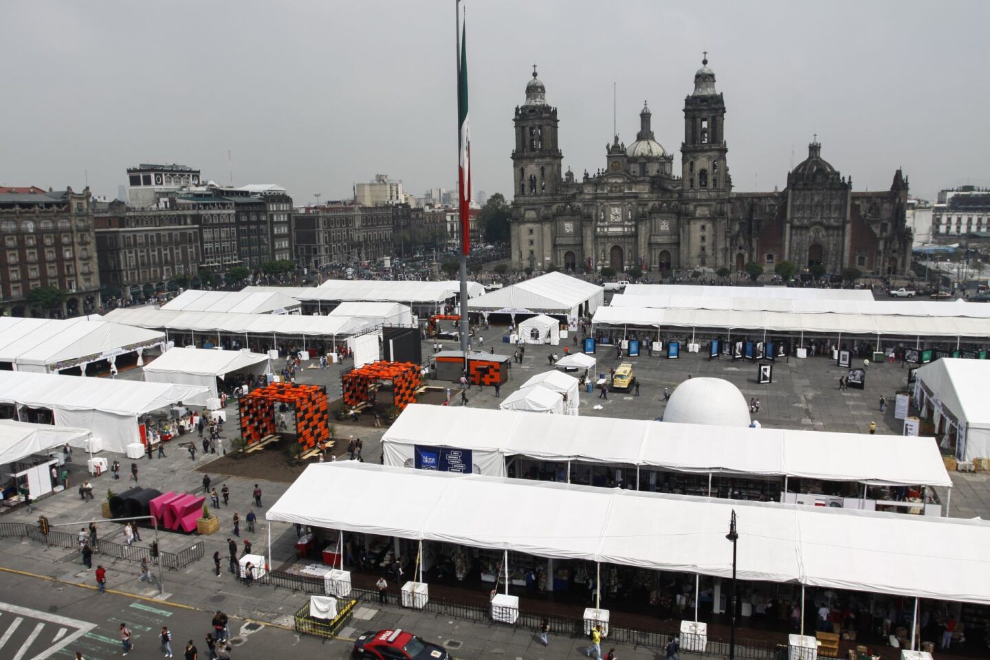 ¡Regresa la Feria del Libro al Zócalo capitalino!