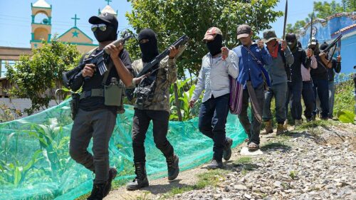 Los.machetes-autodefensas-chiapas-1024x683