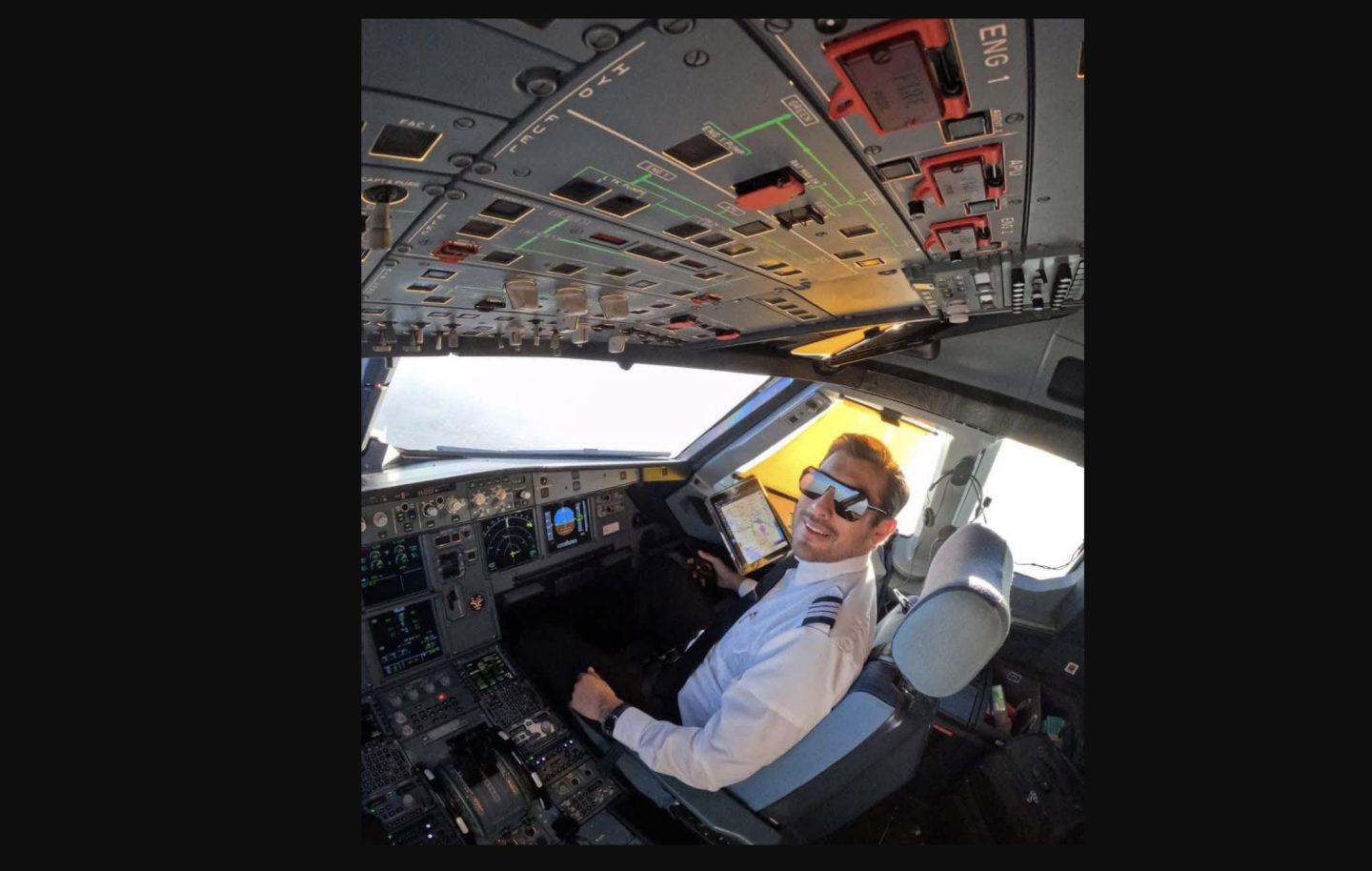 Reconocen al capitán Roger Alonso Castillo Rivas por salvar la vida de 215 pasajeros.