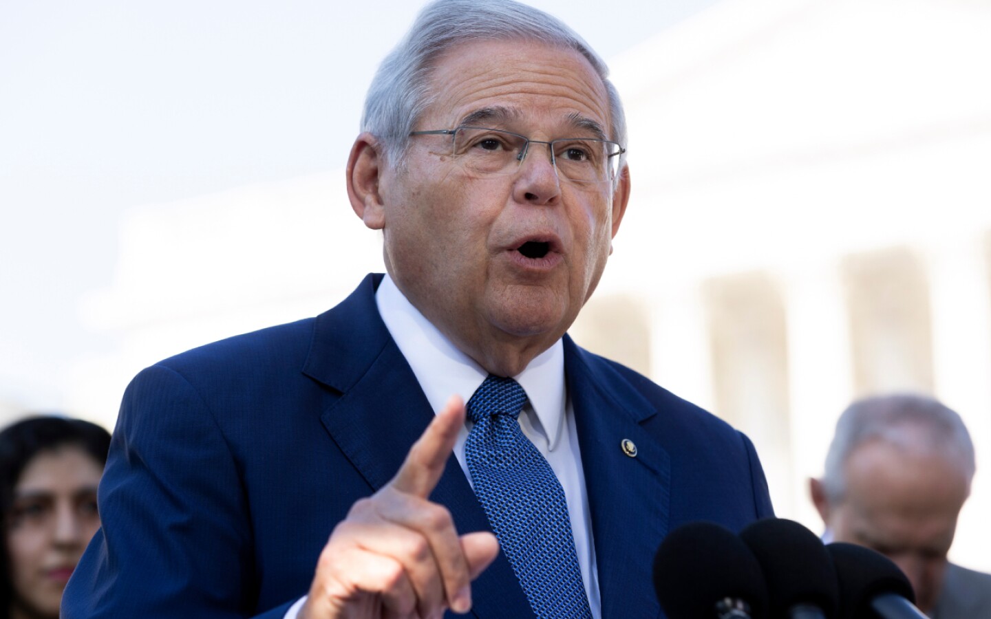 bob-menendez-efe (2)