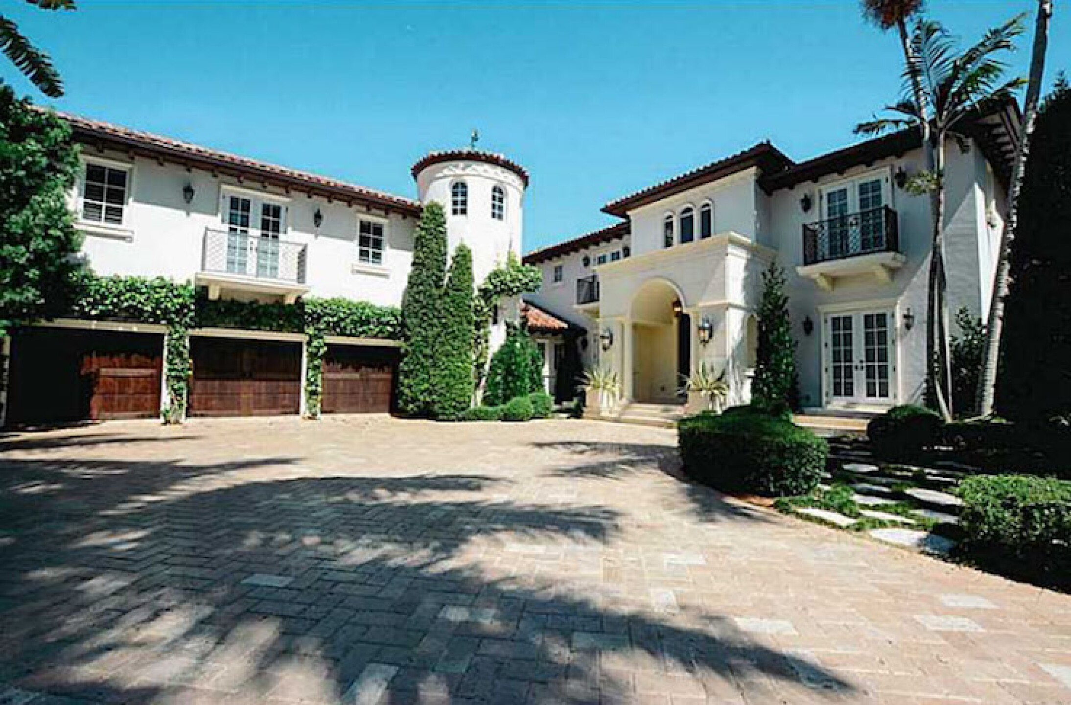 Florida-277-Marinero-Court-en-Coral-Gables-WEB