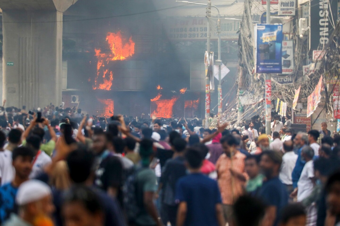 Bangladeshi Students protest demanding removal of quota system in government jobs