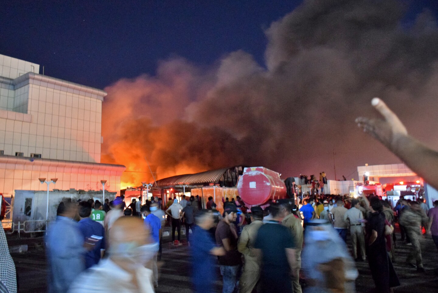 IRAQ-HEALTH-VIRUS-FIRE-HOSPITAL