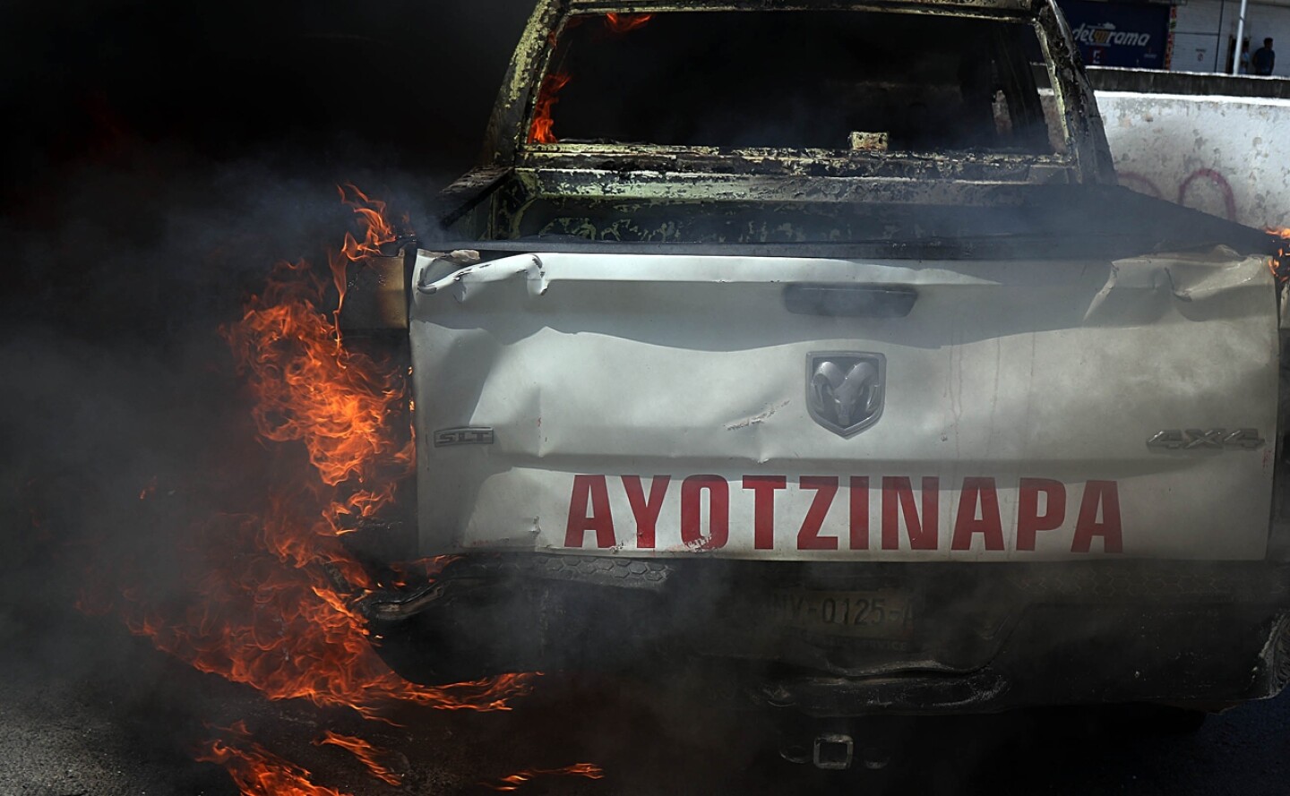 normalistas-ayotzinapa-policías-foto-efe