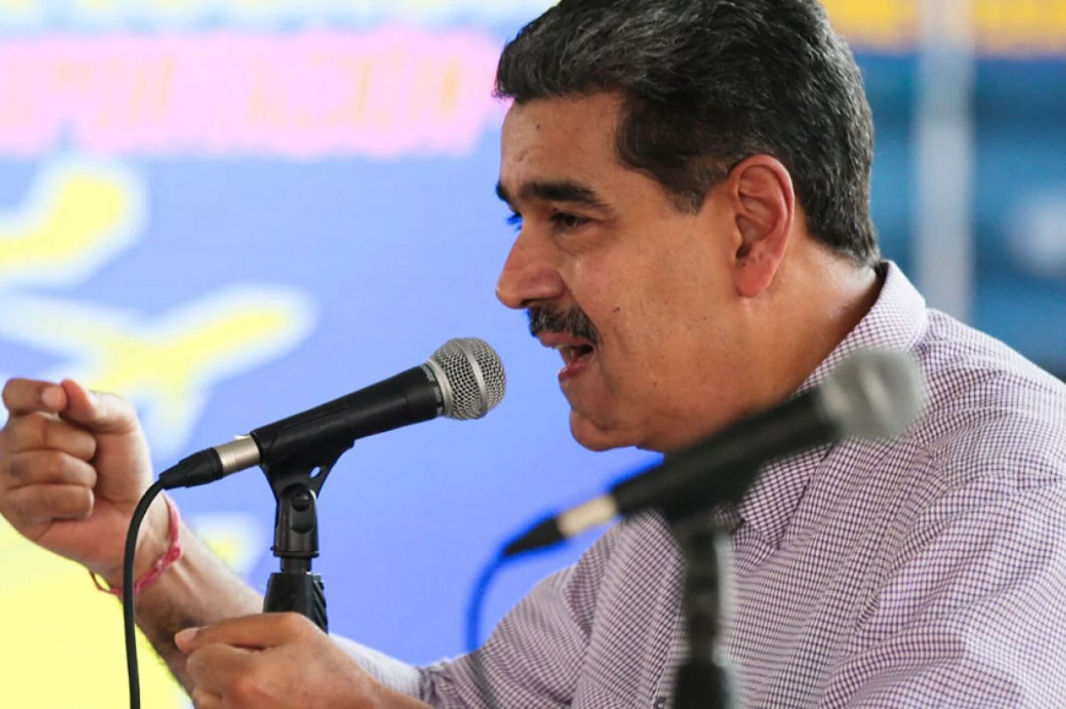 Maduro vuelve a adelantar Navidad en Venezuela
