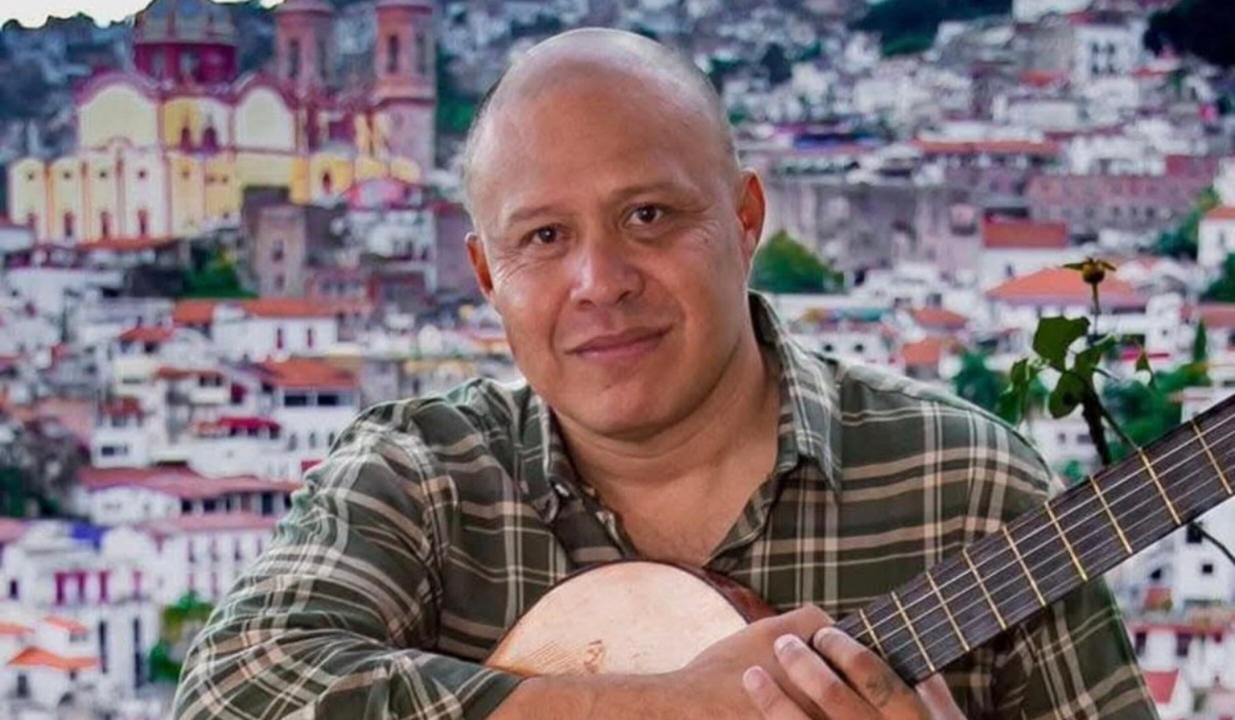 Lenin Fernández cantautor.jpg