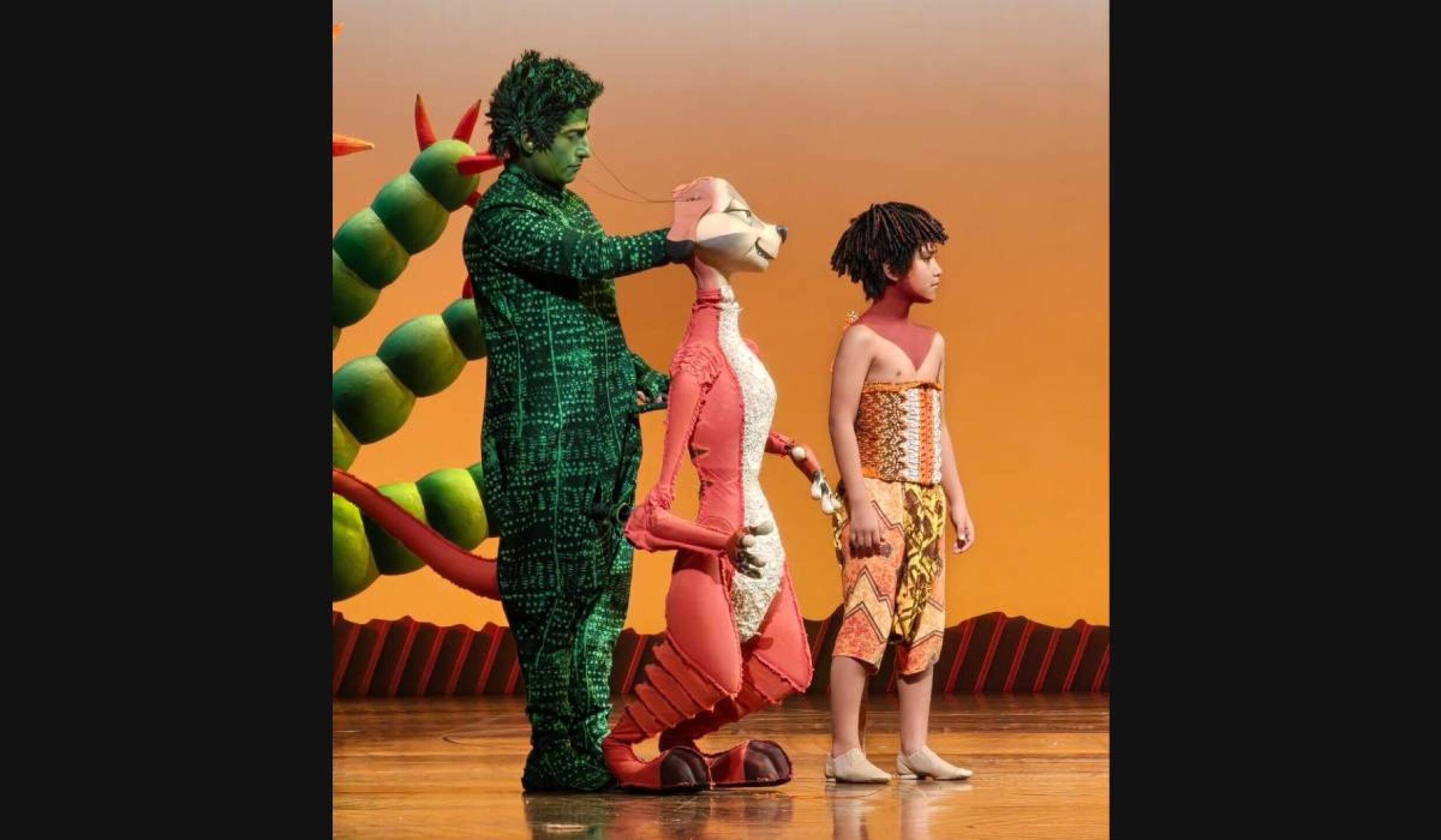 eli nassau timon el rey leon.jpg