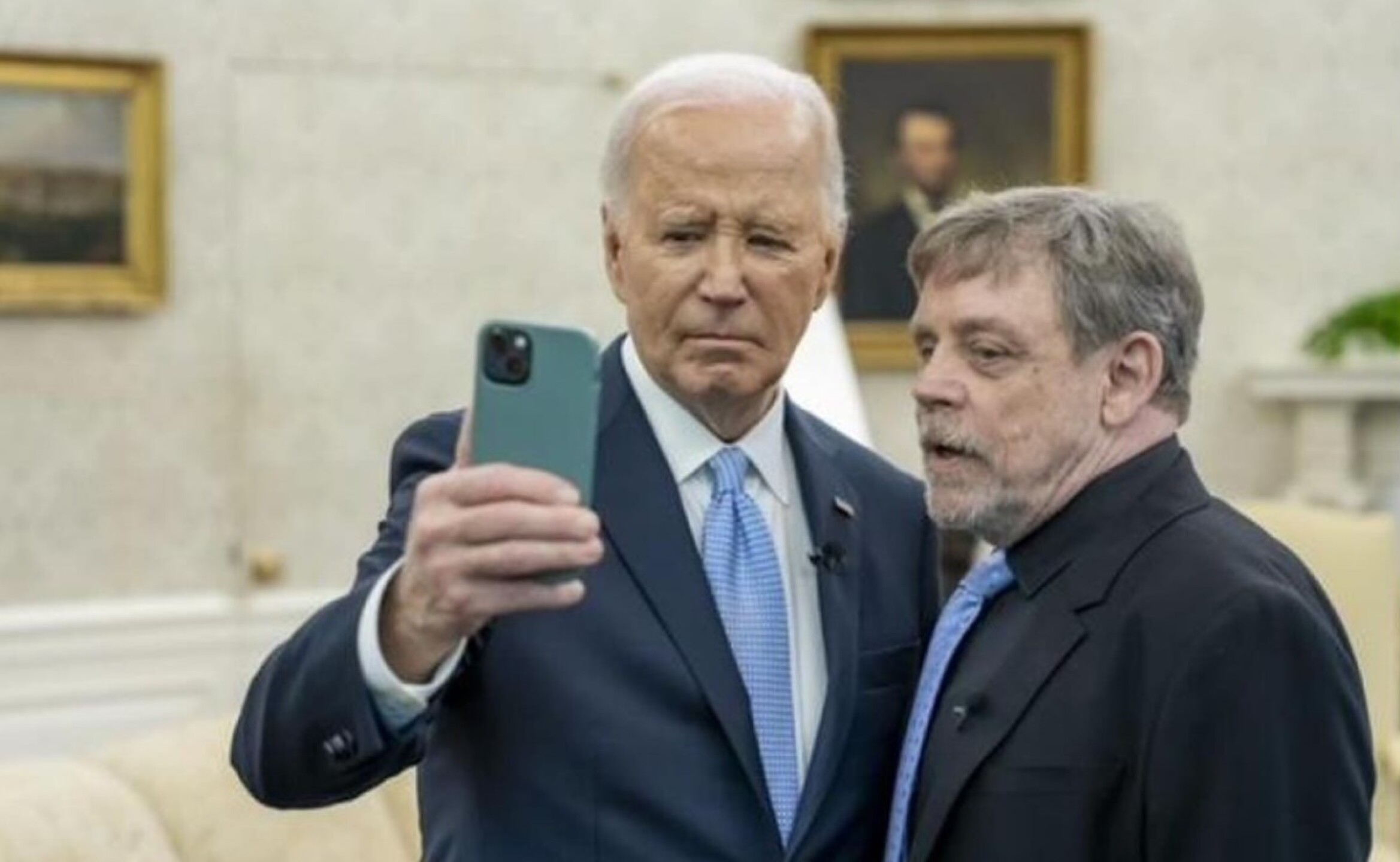 mark_hamill_celebridades_renuncia_joe_biden_