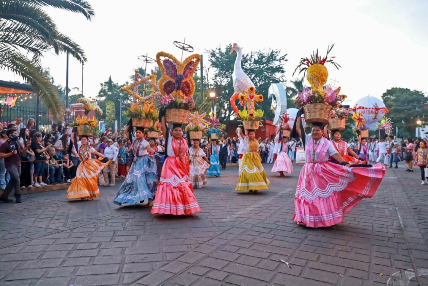lunes-del-cerro-2023-guelaguetza