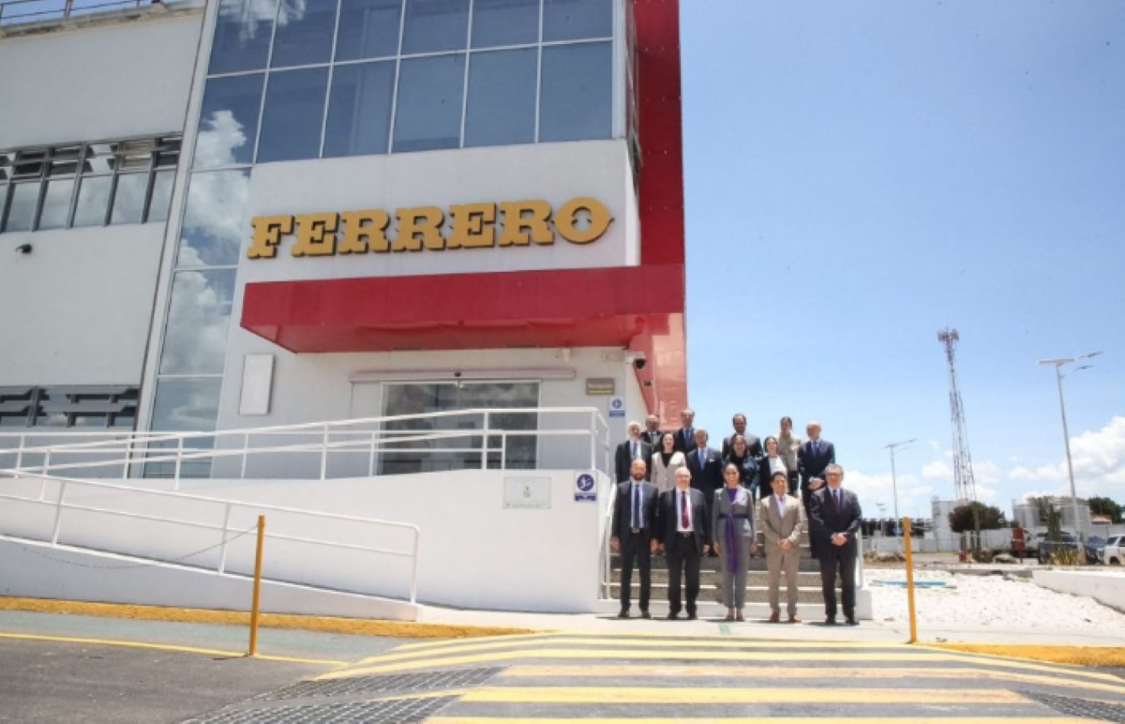 dueño de Grupo Ferrero.png