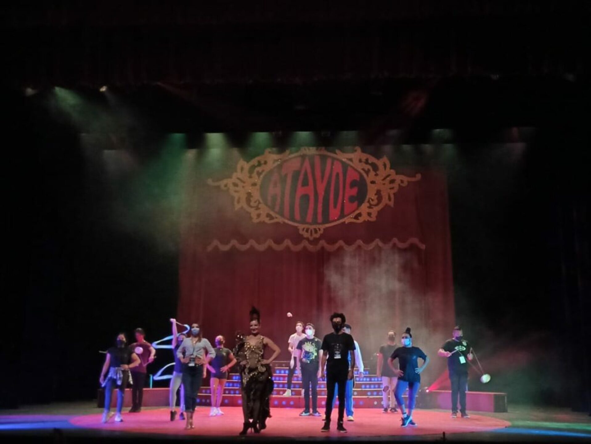 circo_atayde_hermanos_teatro_Esperanza_iris-1024x769