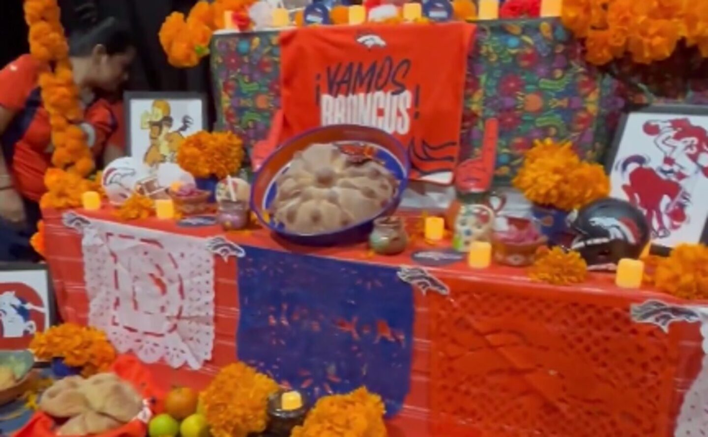 día-de-muertos-ofrenda-nfl