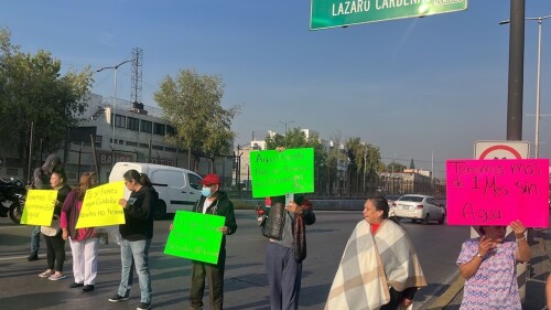 bloqueo-circuito-interior-protestan-por-agua-cerca-de-acueducto