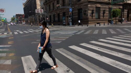 El Eje Central luce con poca gente, siendo esta avenida un sitio con gran afluencia de personas