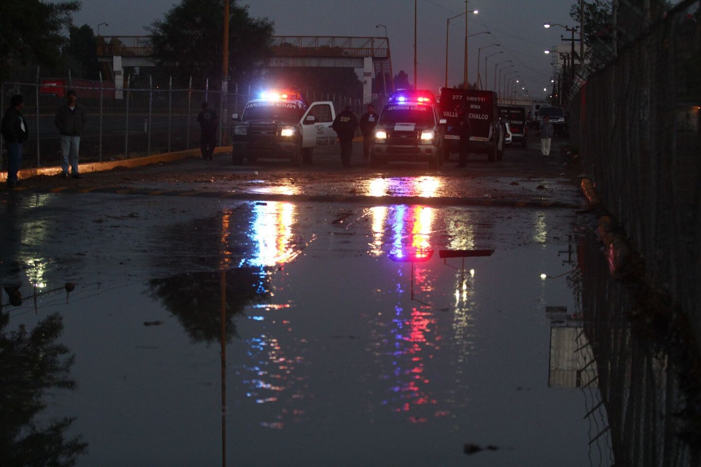 Temen desbordamiento de río La Compañía en Nezahualcóyotl