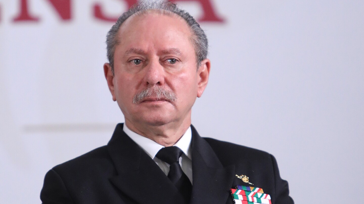 Ministro de Marina mexicano pide perdón por llamar "enemigo" a Poder Judicial