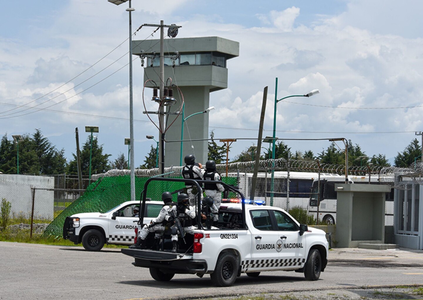 Seguridad en el CEFERESO número 1 “El Altiplano” en donde anunciaron autoridades federales sería ingresado José Antonio “N” alias “El Marro” líder del cartel de Santa Rosa de Lima tras su detención durante esta madrugada.