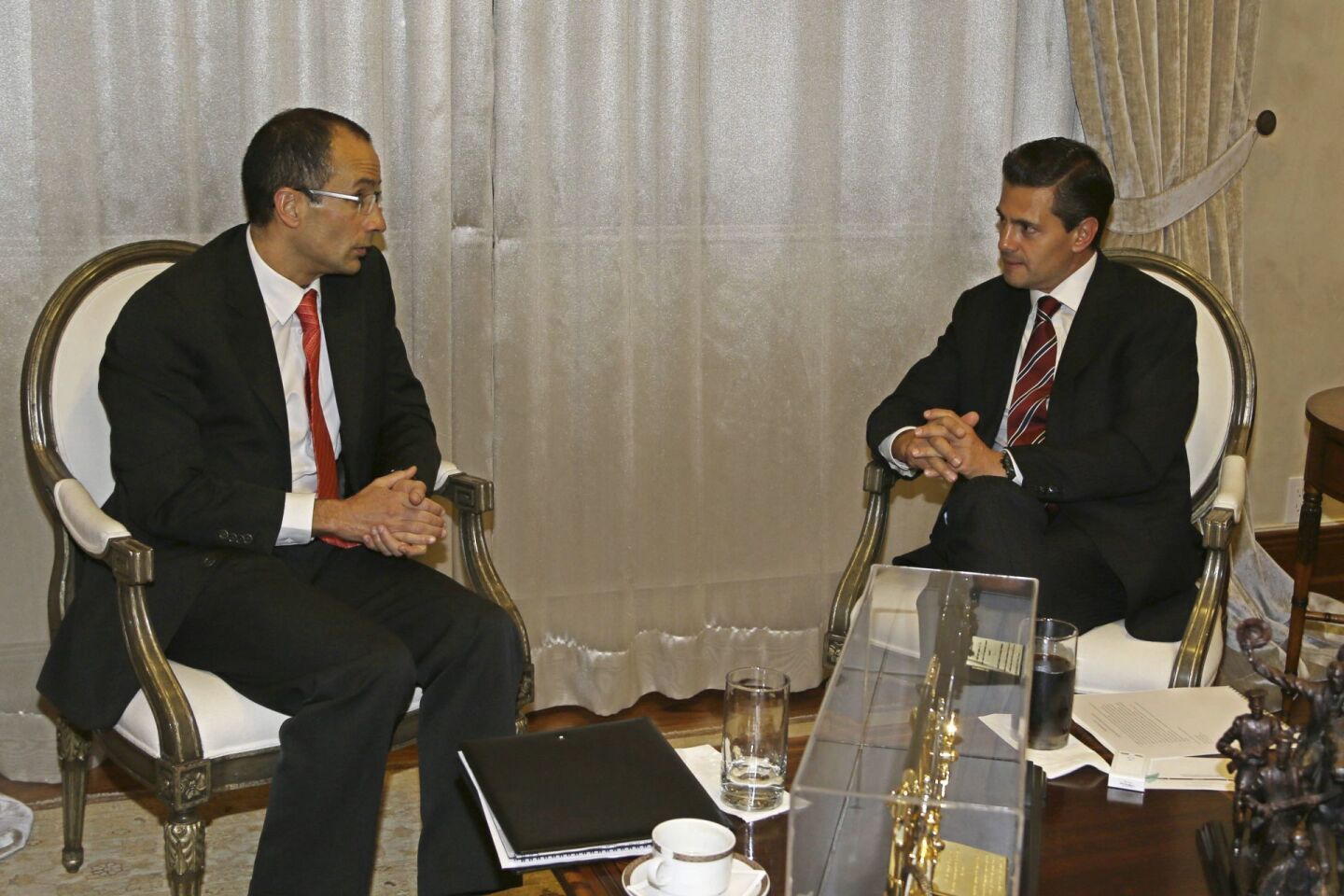 MÉXICO, D.F. 01OCTUBRE2013.- El Presidente Enrique Peña Nieto recibió al empresario brasileño Marcelo Odebrecht en la residencia oficial de Los Pinos.FOTO: CUARTOSCURO