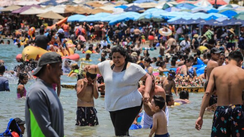 turistas-en-acapulco-semana-santa