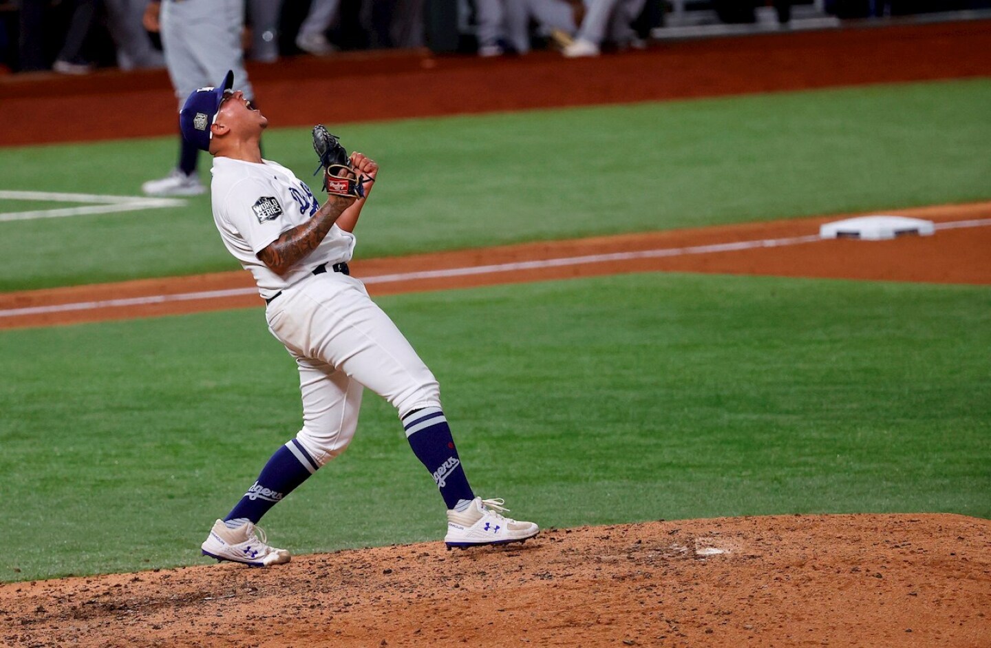 julio-urias-victorias-dodgers
