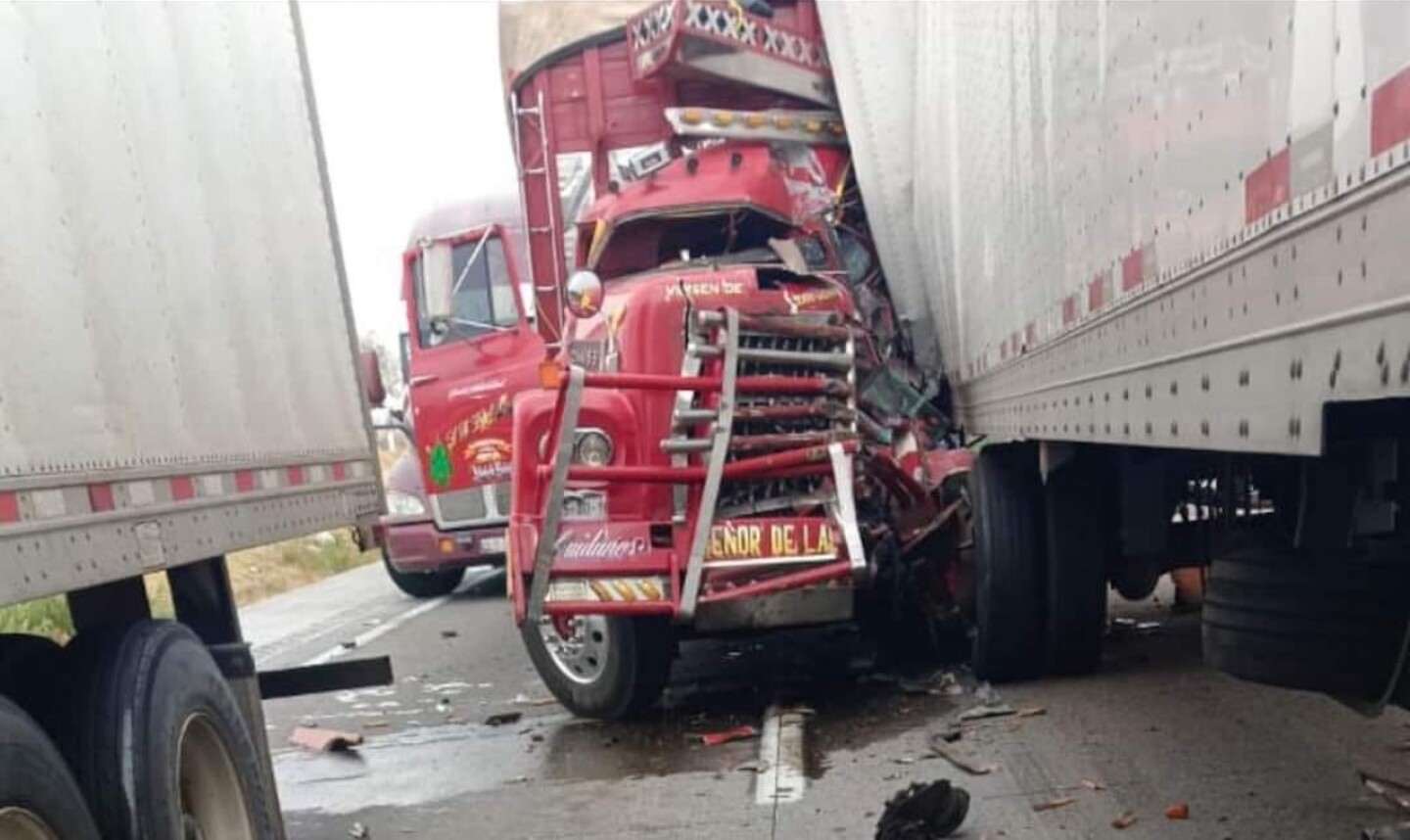 accidente-macrolibramiento-queretaro-carambola-en-palmillas-apaseo