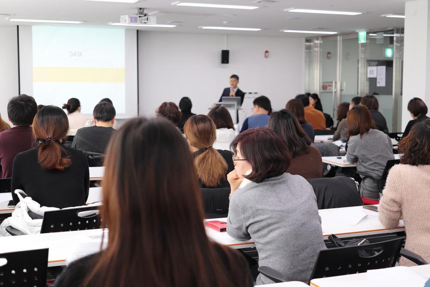 lecture-gbbd30b1d0_1280