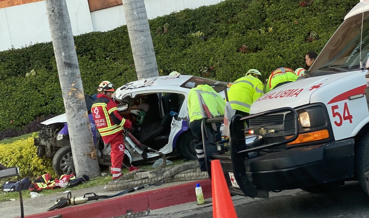 accidente-en-cuernavaca-3-heridos-por-choque-en-plaza-galerias