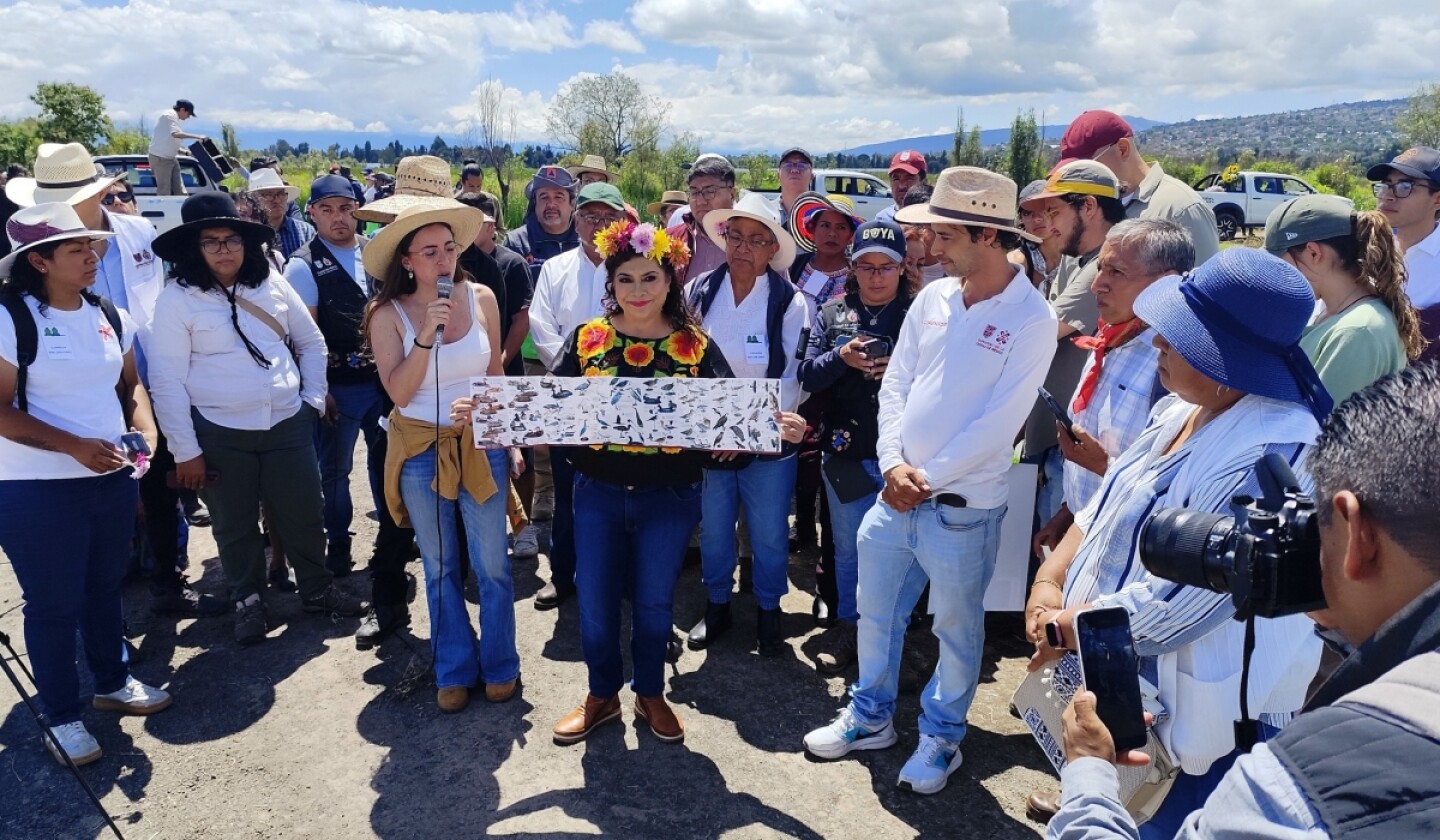 Clara Brugada en San Gregorio Xochimilco.jpg