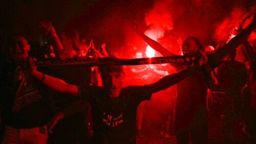 FBL-EUR-C1-PSG-BAYERN MUNICH-FANS