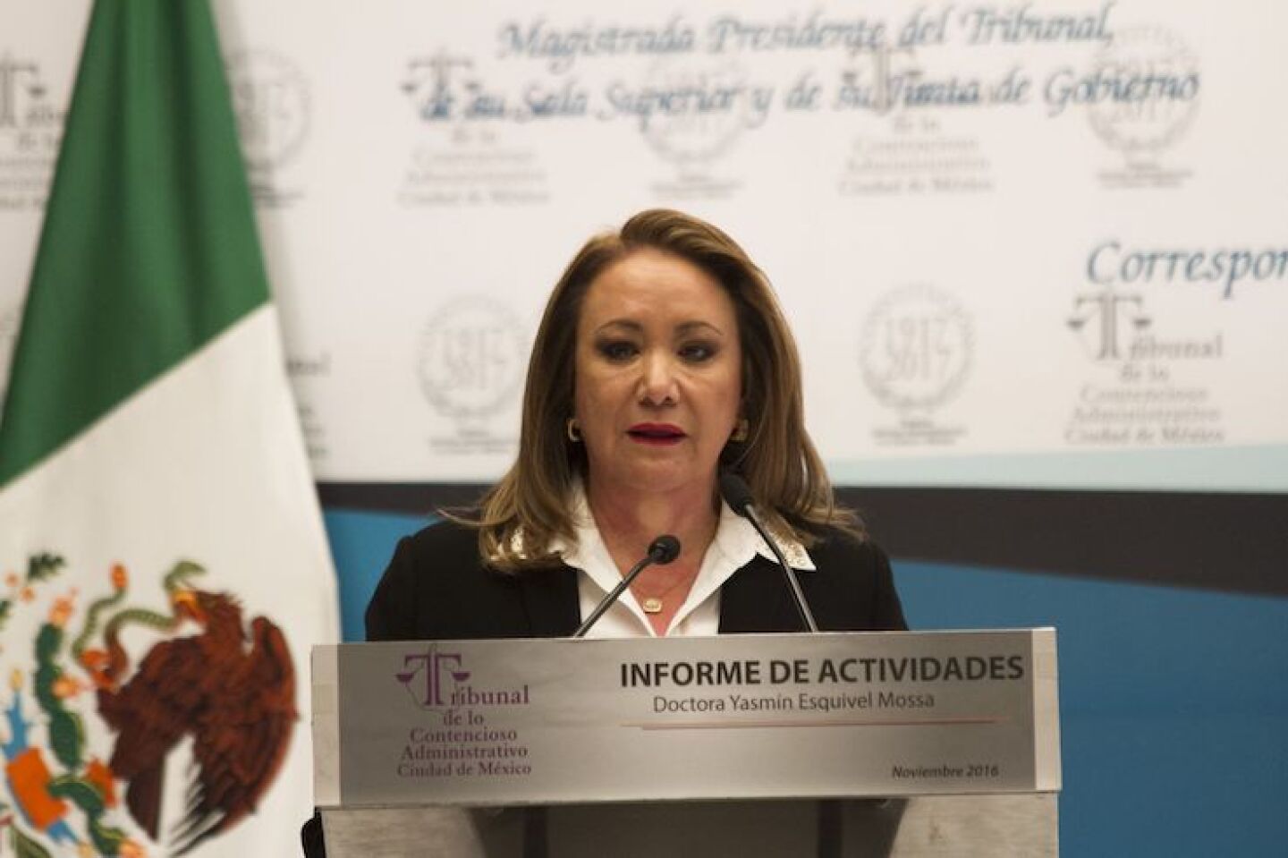 CIUDAD DE MÉXICO, 28NOVIEMBRE2016.- Yasmín Esquivel Mossa, magistrada presidenta del Tribunal de los Contencioso Administrativo Ciudad de México, presentó su informe de labores en el Museo de la Ciudad de México.FOTO: MOISÉS PABLO /CUARTOSCURO.COM