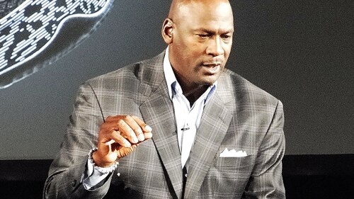 1030px-MichaelJordan