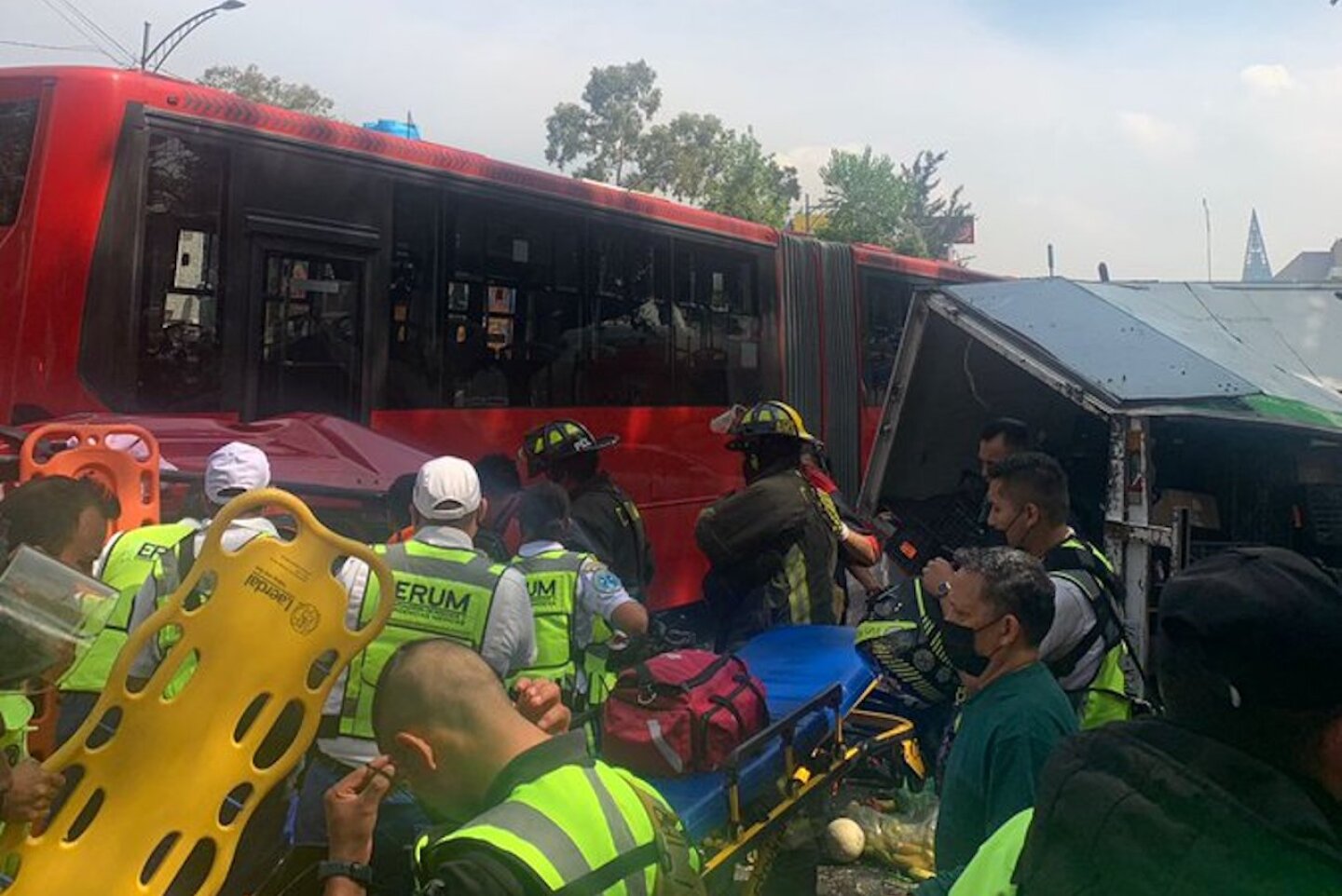 accidente-hoy-insurgentes-metrobus