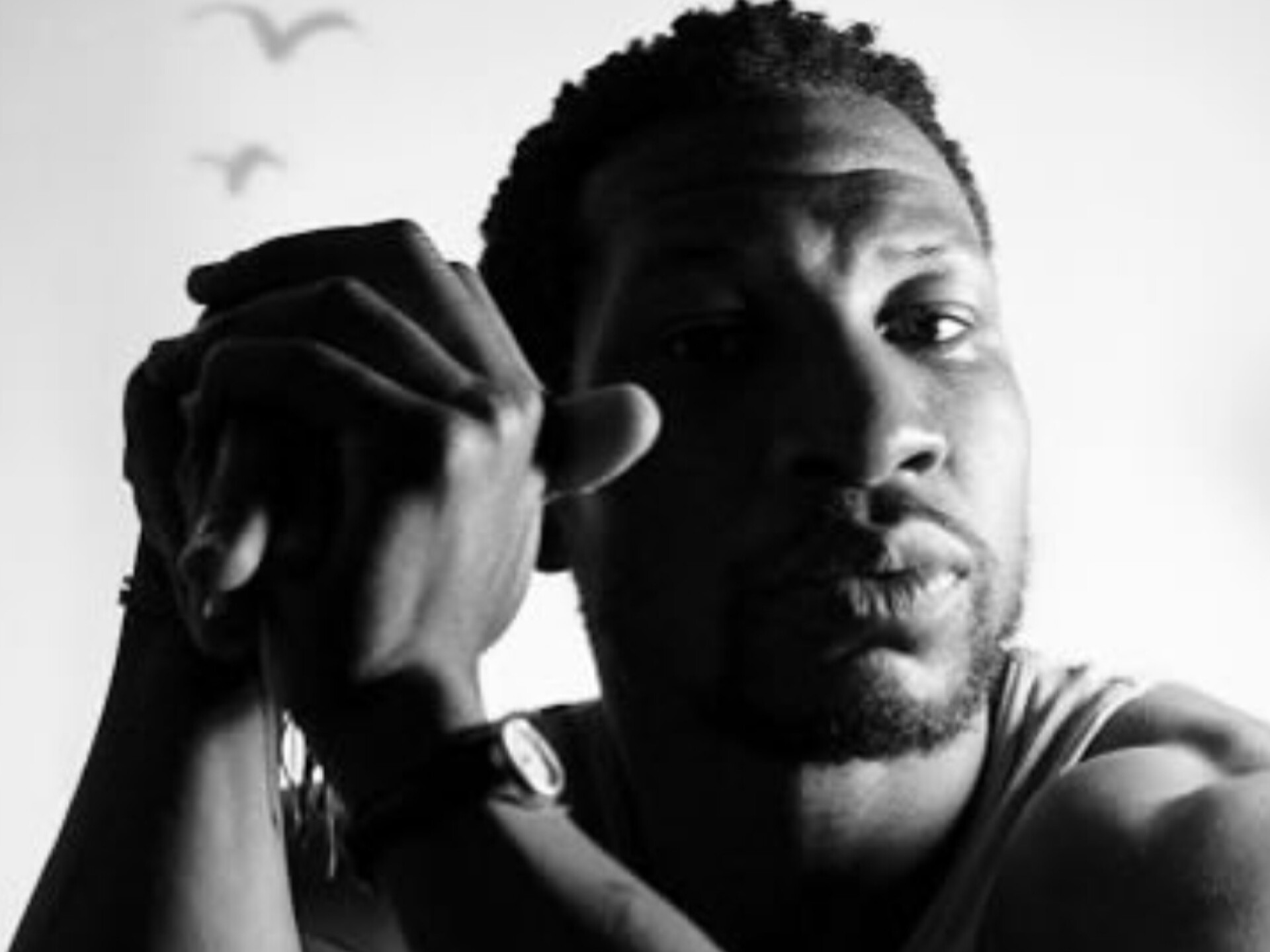 Jonathan-majors-marvel-arresto-violencia-de-genero