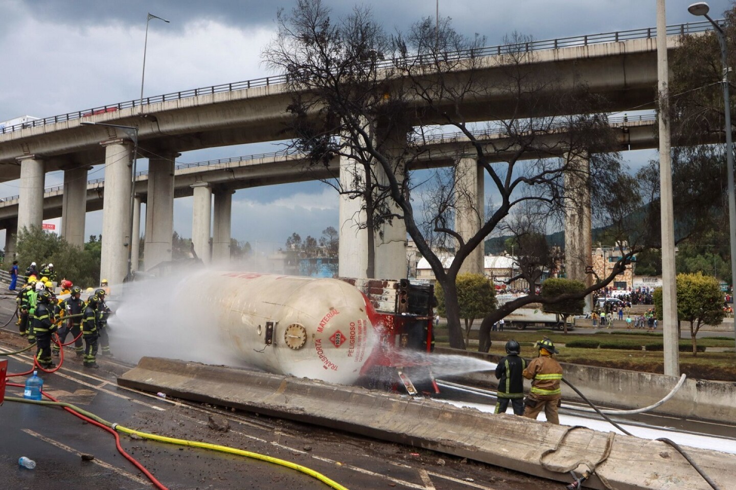 Puente La Concordia Pipa Volcadura
