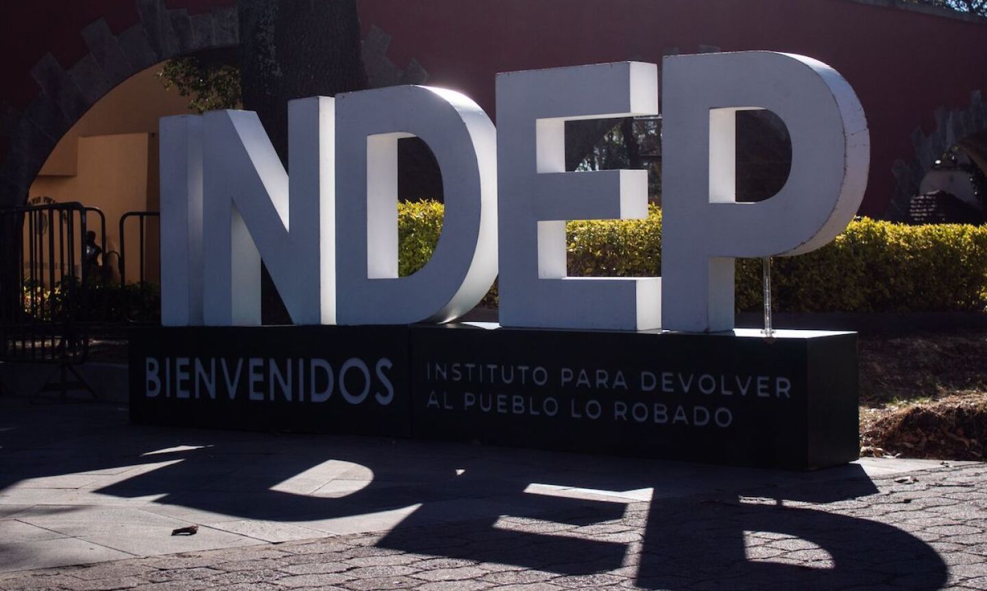 El instituto para Devolver al Pueblo lo robado (INDEP) realiza su primer subasta, puso en venta 253 lotes.