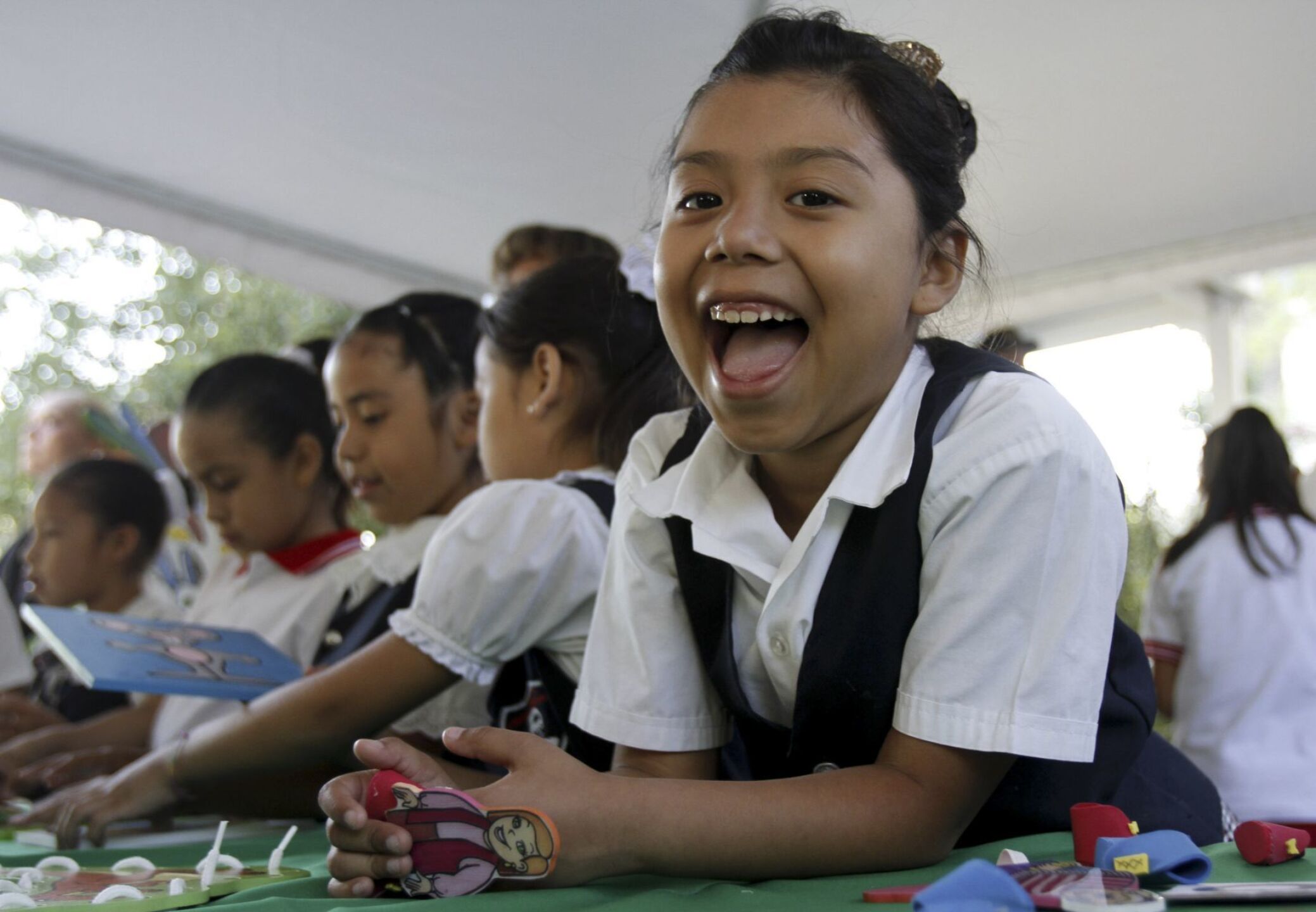 MONTERREY, NUEVO LEÓN, 29ABRIL2014.-En el marco del día del niño, alumnos de una escuela primaria realizan actividades lúdicas durante el tiempo de su estancia. FOTO: GABRIELA PÉREZ MONTIEL / CUARTOSCURO.COM