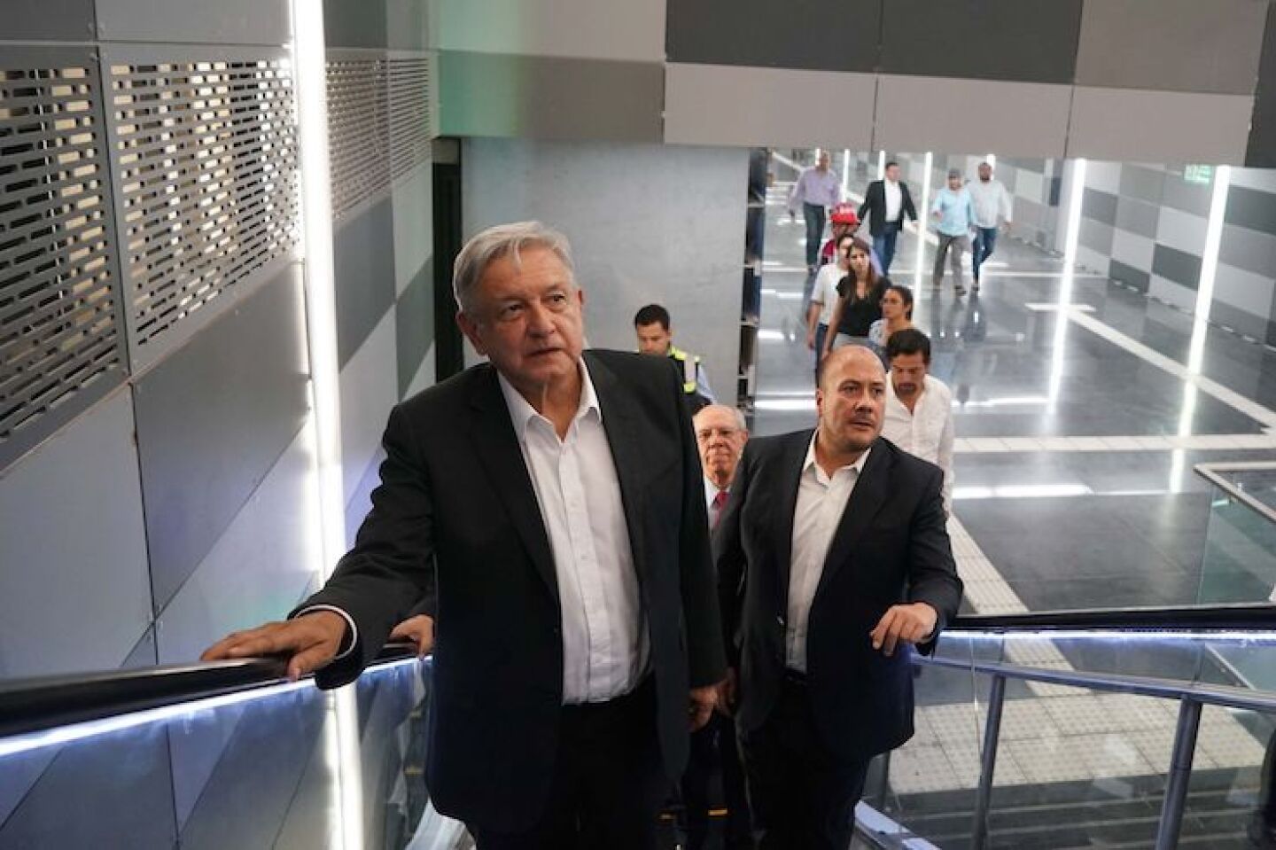 GUADALAJARA, JALISCO, 12JULIO2019.- Andrés Manuel López Obrador, Presidente de México en la Presentación de Avances de la Linea 3 del metro de Guadalajara, Jalisco. Lo acompañan Manuel Gómez Parra, director general del transporte ferroviario multimodal de la SCT; Carlos Morán Moguel, subsecretario de Transporte de la SCT; Javier Jiménez Espriú, Secretario de Comunicaciones y Transportes; Enrique Alfaro Ramírez, Gobernador de Jalisco; y Patricia Martínez Barba, Coordinadora General Estratégica de Gestión del Territorio del gobierno de Jalisco.FOTO: PRESIDENCIA /CUARTOSCURO,COM