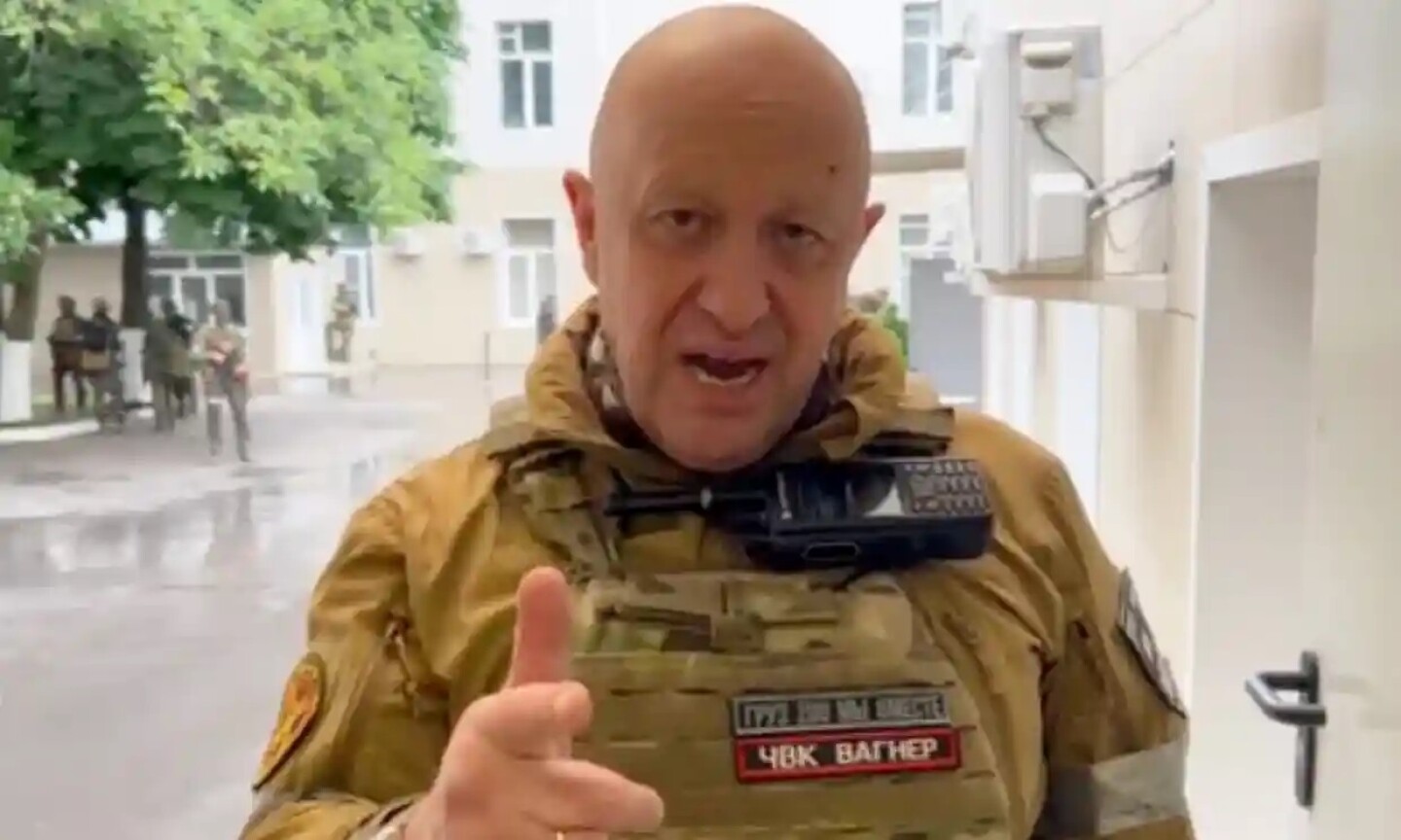 yevgeny prigozhin habla en el cuartel general del distrito militar sur de rusia