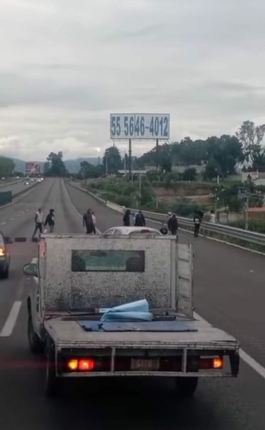 bloqueo-mexico-puebla-1-790x1280