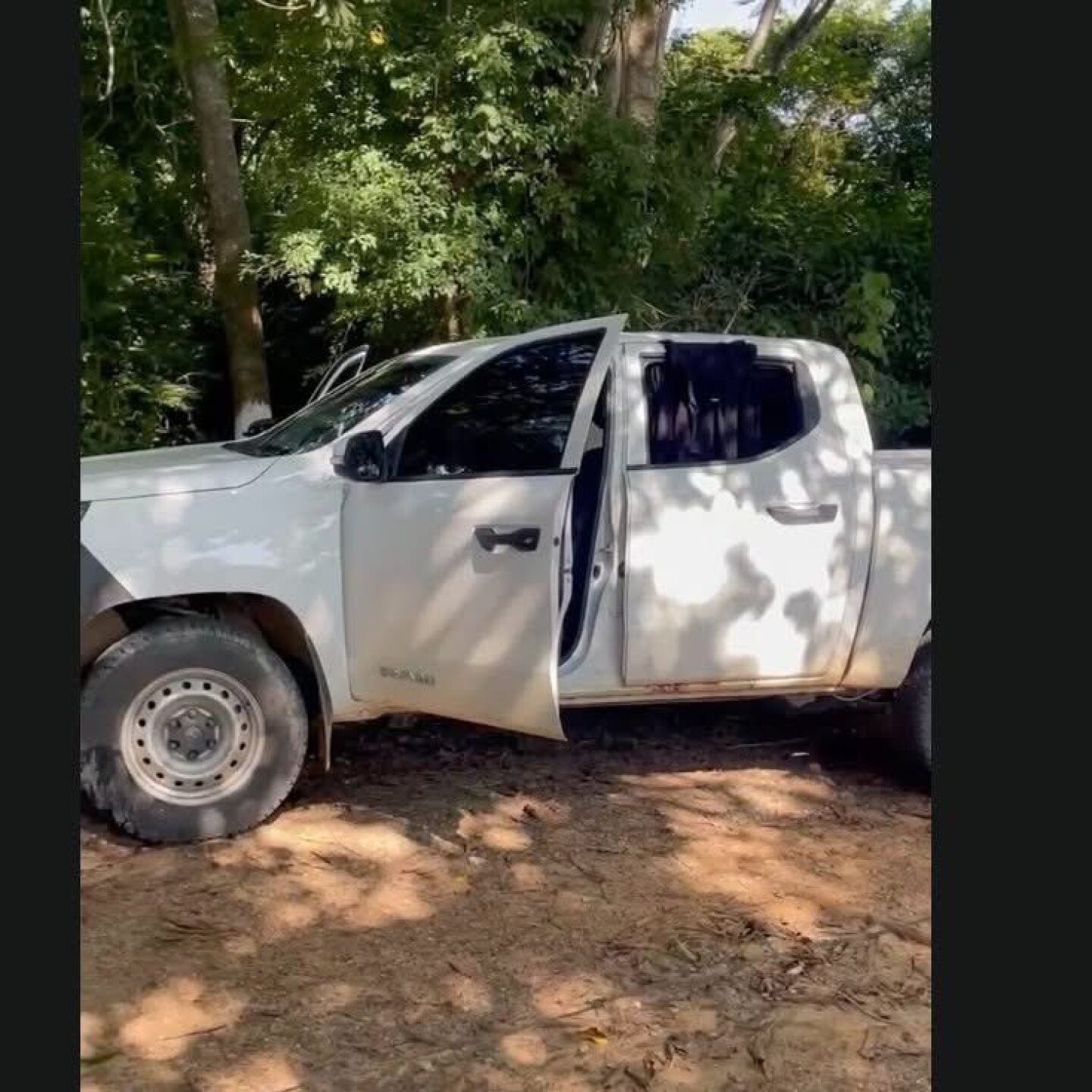 Camioneta encontrada tras atentado contra alcaldesa de Sochiapan