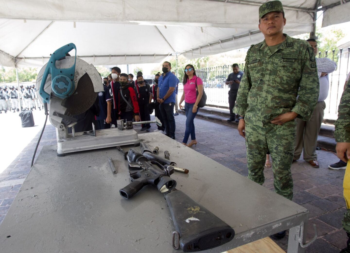 Dio inicio el programa de desarme voluntario, donde al ser entregada un arma de fuego exclusiva del Ejército Mexicano se paga desde 500 hasta 3mil, 500 pesos en vales de despensa en acorde al tipo de armamento. Al evento acudieron el Comandante de la Séptima Zona Militar; José Luis Chiñas, Samuel García y el Secretario de Seguridad Pública del estado Aldo Fasci.