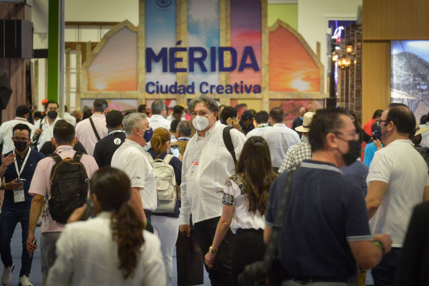 Segundo día de actividad del Tianguis Turístico Mérida 2021 en el Centro de Exposiciones y Convenciones Siglo XXI, en donde las 32 entidades del país participan participan para impulsar el sector del turismo, 936 empresas expositoras y más de mil 500 compradores por parte de empresas extranjeras.