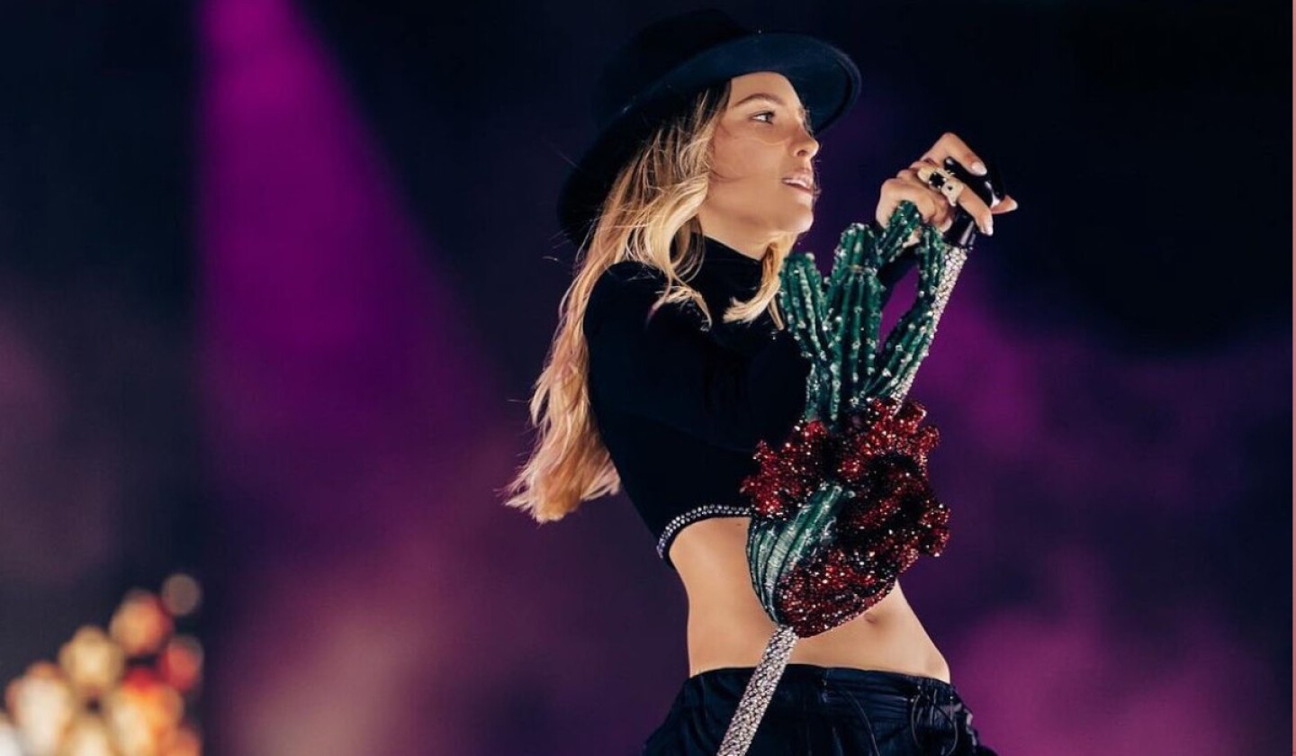 belinda cantante.jpg