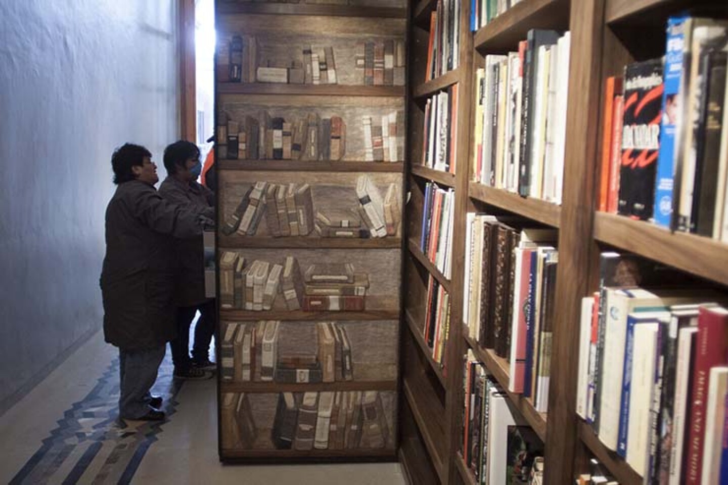 MÉXICO, D.F., 08NOVIEMBRE2012.- Consuelo Sáizar, presidenta del Consejo Nacional para la Cultura y las Artes, hablo sobre los avances del Fondo Bibliográfico Carlos Monsiváis el cual se encuentra en La Ciudad de los Libros y la Imagen, antes conocida