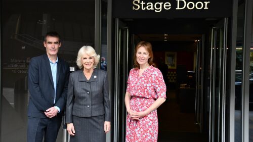 Camila visita al National Theatre