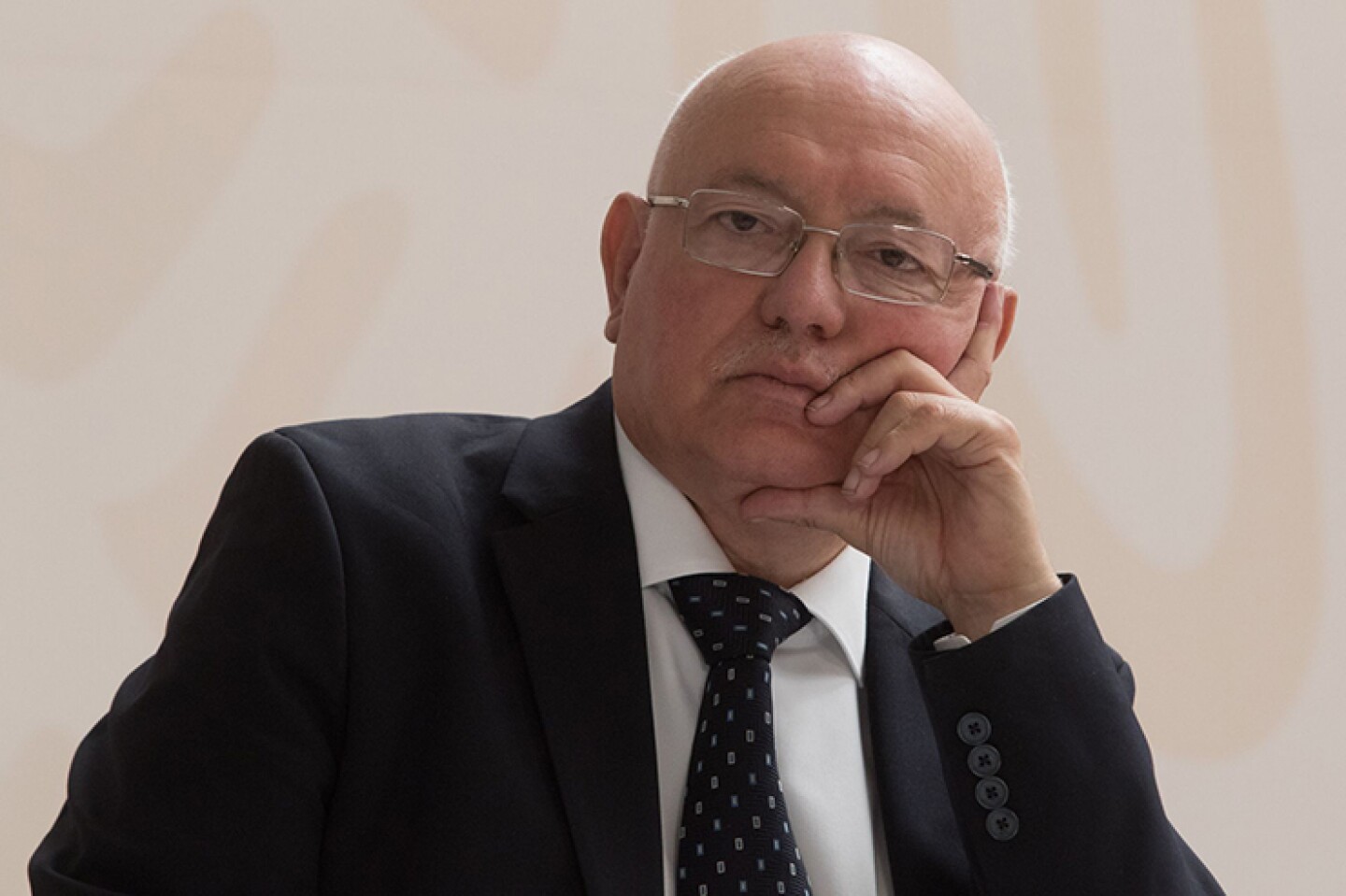 CIUDAD DE MÉXICO, 18JUNIO2019.- David Colmenares Páramo, titular de la Auditorio Superior de la Federación, y Margarita Ríos Farjat, titular del Sistema de Administración Tributaria, firmaron un convenio de colaboración para la actualización de la