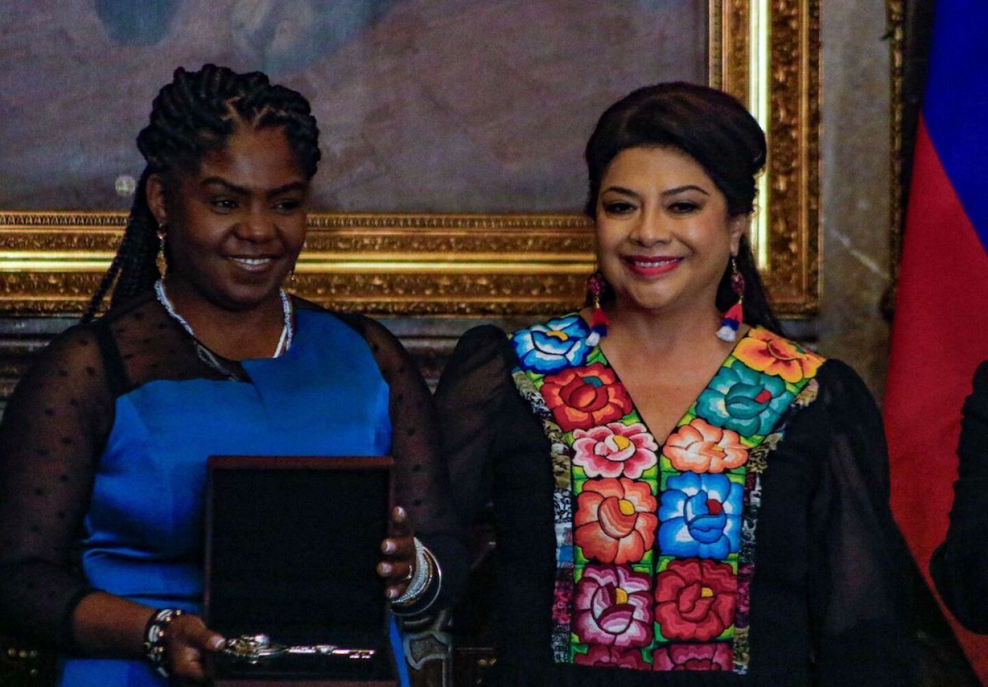 Clara Brugada entrega las Llaves de la Ciudad de México.