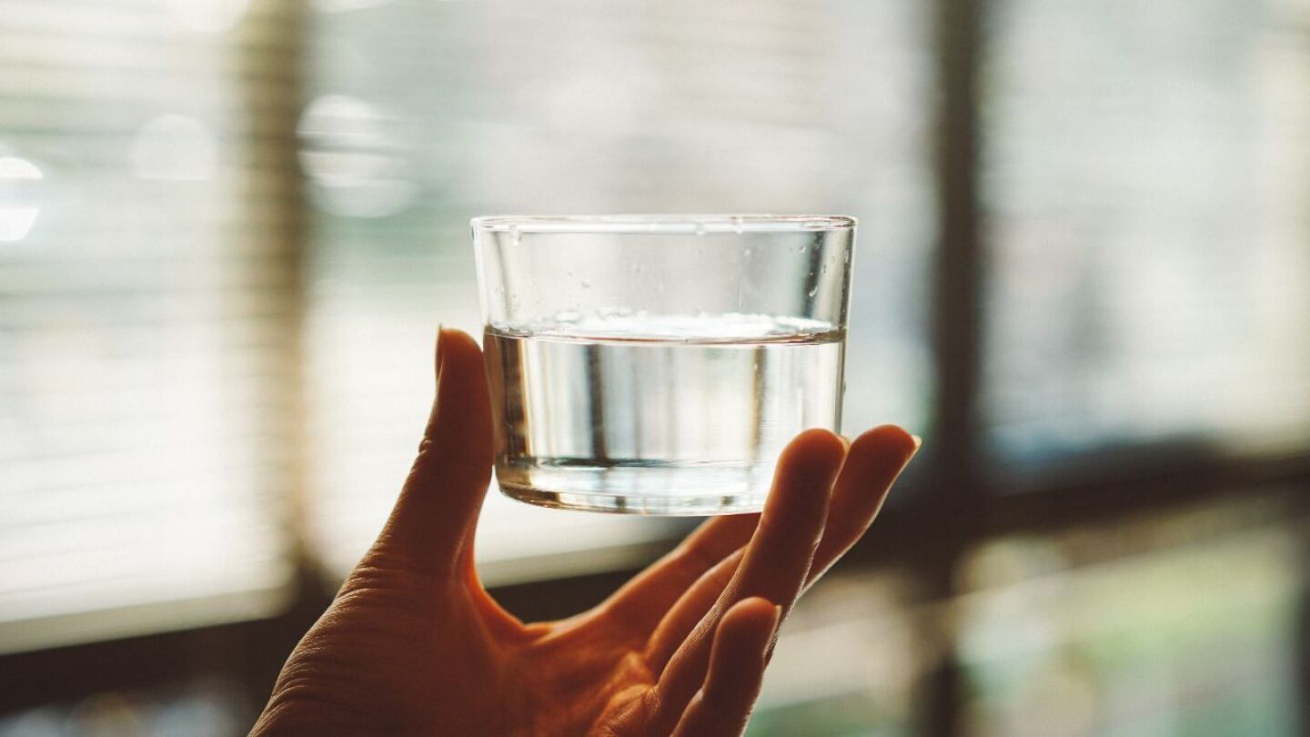 tomar agua de mar-reto en tiktok