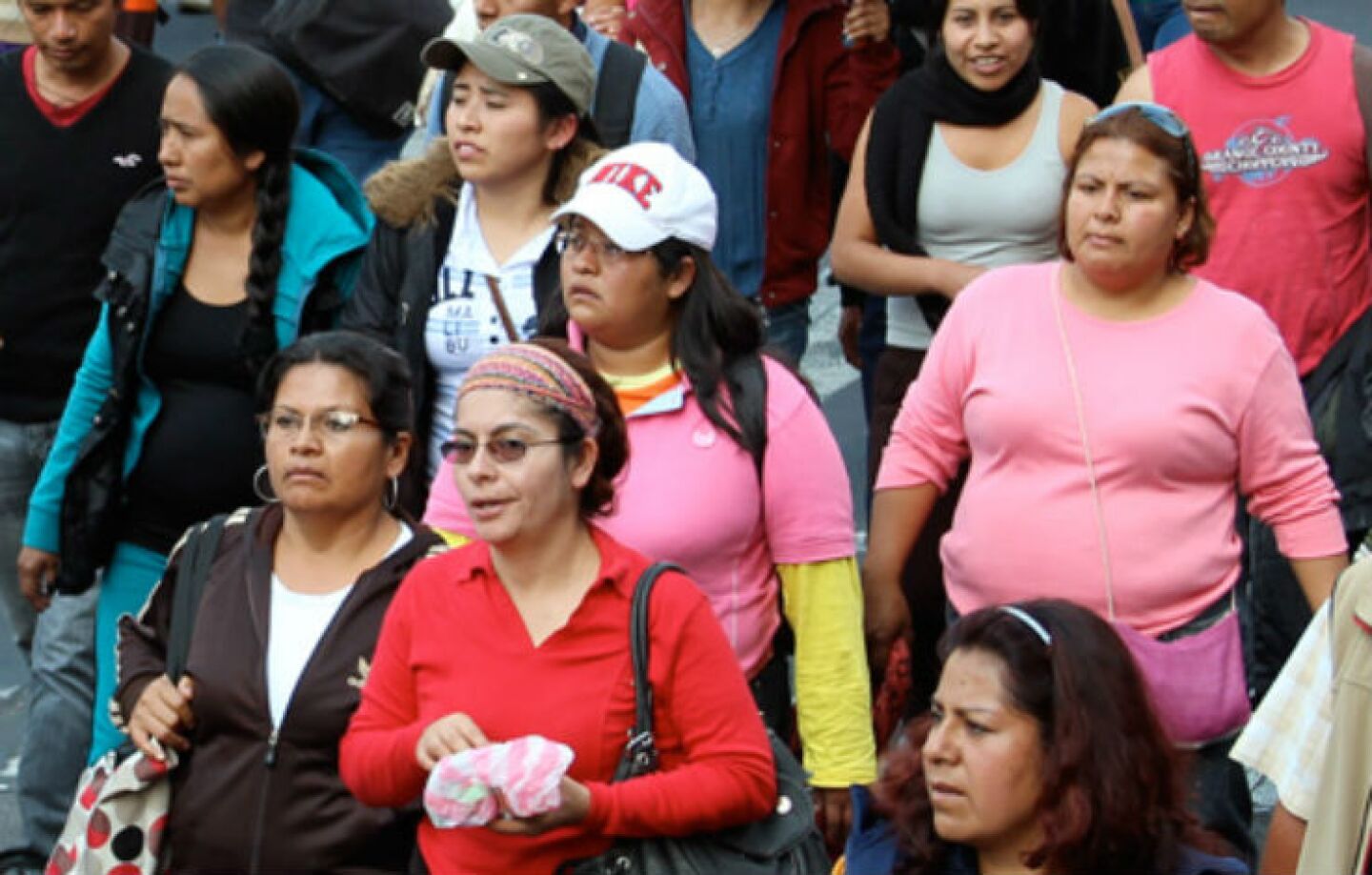 Mexicanas aún piden permiso para trabajar y salir solas- UNAM