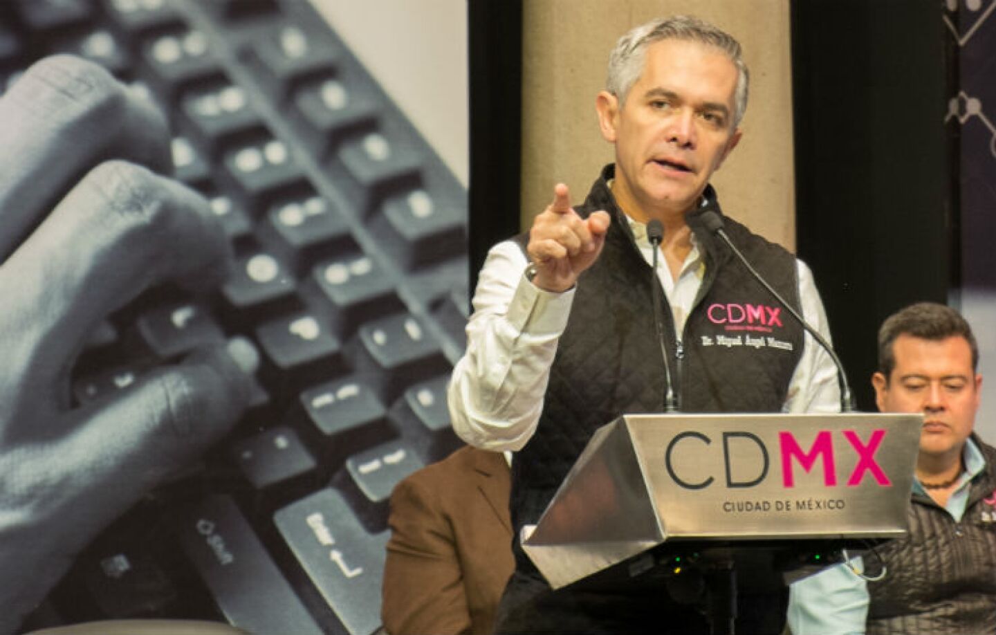 Mancera pide mil mdp para recuperación de Tláhuac tras sismo